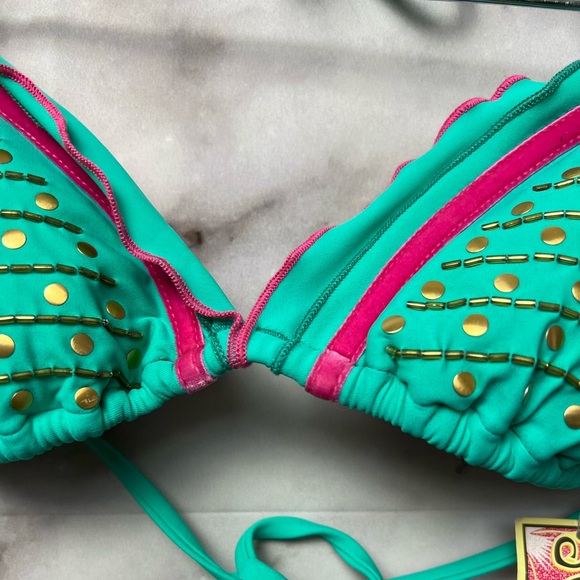 Surf side woman’s Bikini top - Picture 8 of 16